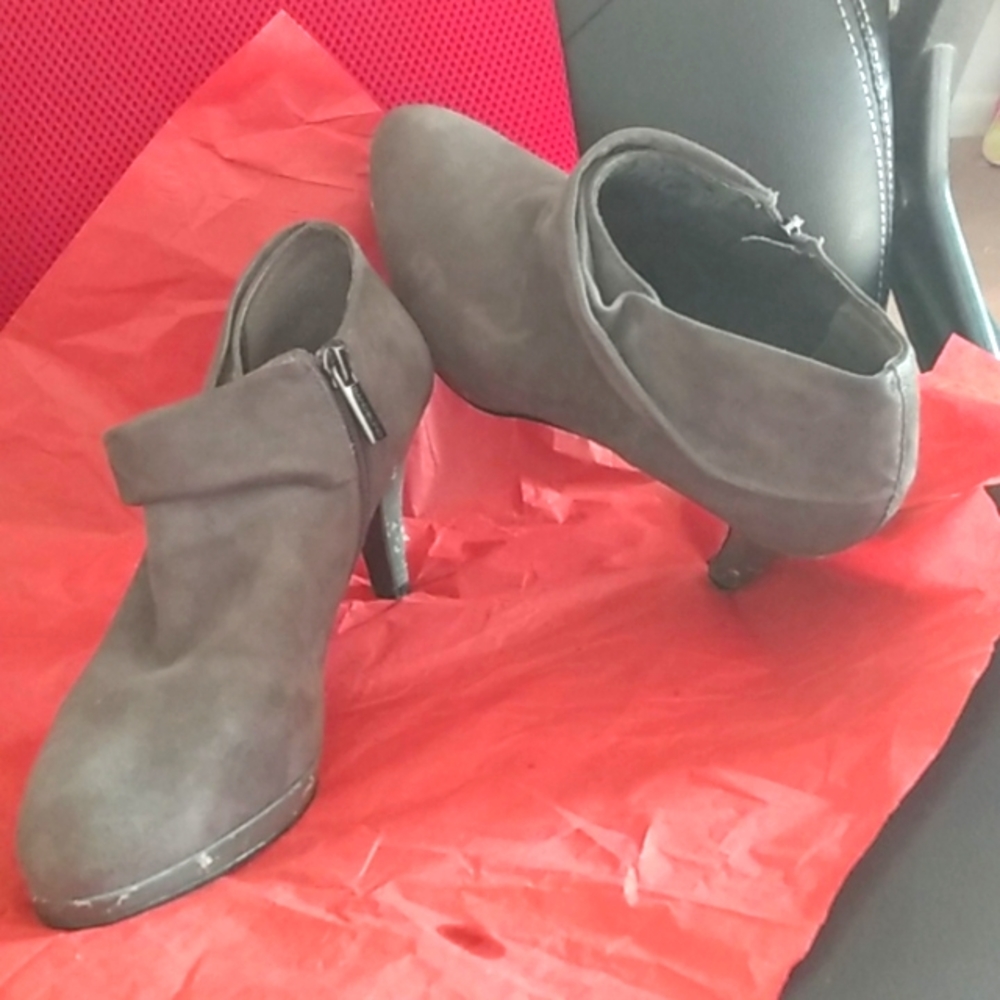 Women's shoes